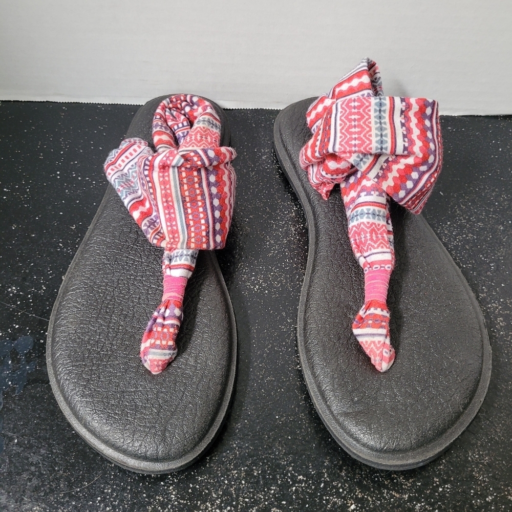 Sanuk Women's Pink Patterned Yoga Sandals